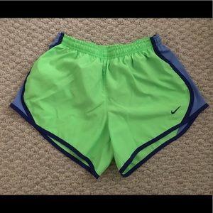 Nike Girls Running Shorts (L)